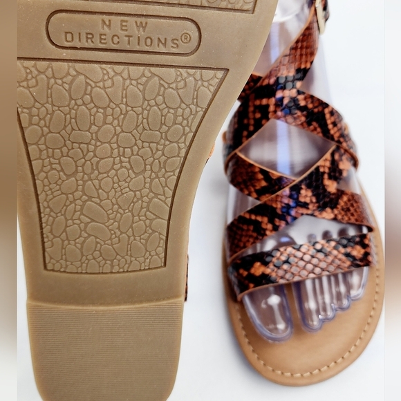 New Directions Greeway Snake Print  Strappy Sandals - Picture 6 of 9